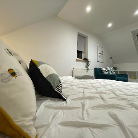 Unique Luxury Detached Apartment In Windsor That Sleeps 4 Eksteriør billede