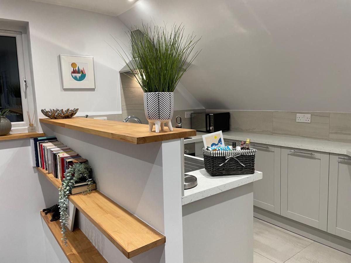 Unique Luxury Detached Apartment In Windsor That Sleeps 4 Eksteriør billede