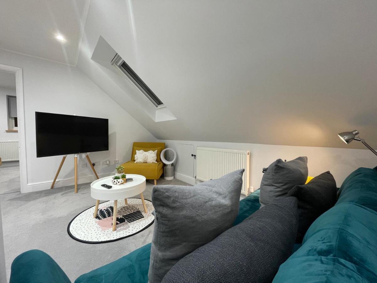 Unique Luxury Detached Apartment In Windsor That Sleeps 4 Eksteriør billede