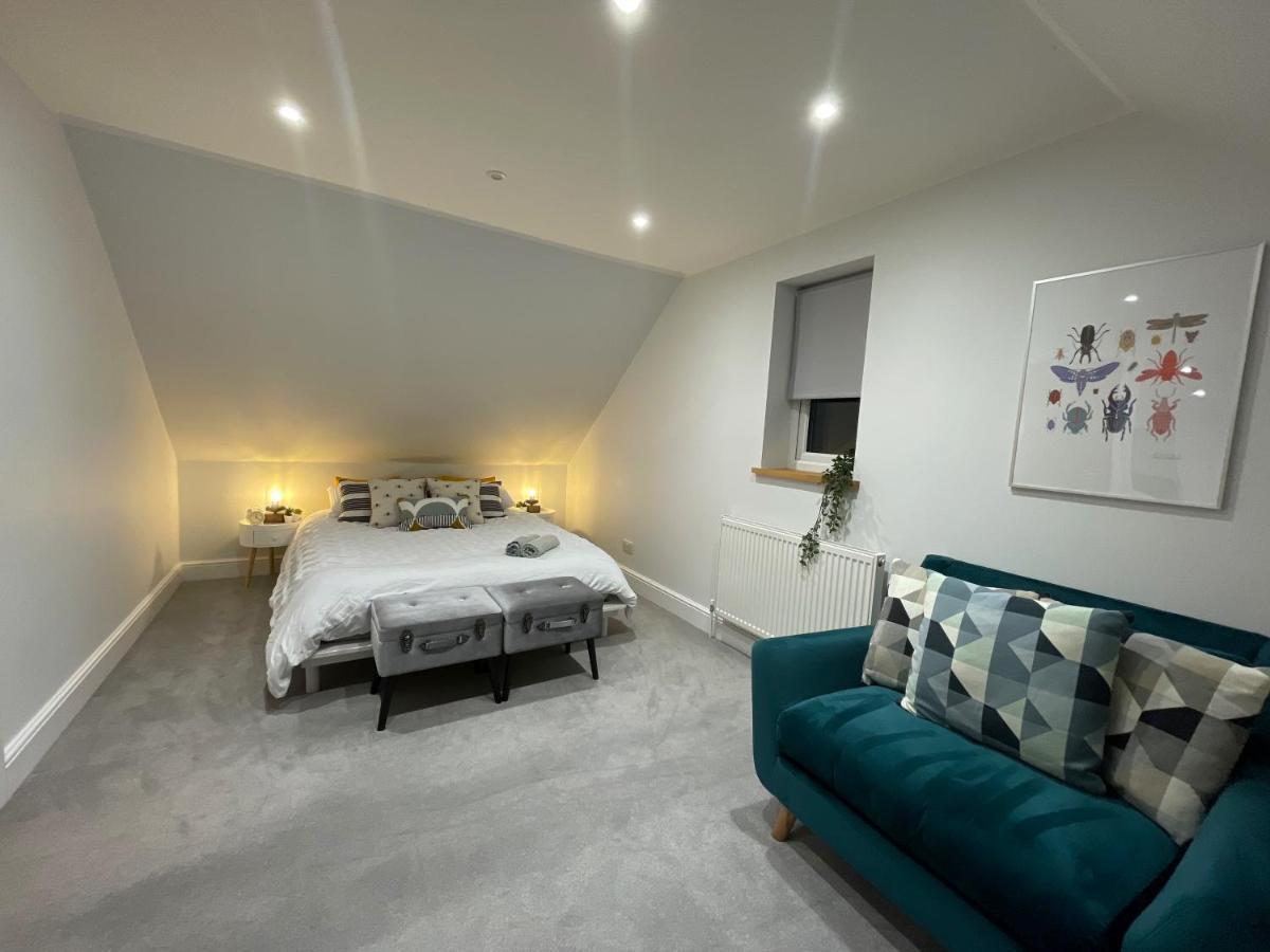 Unique Luxury Detached Apartment In Windsor That Sleeps 4 Eksteriør billede