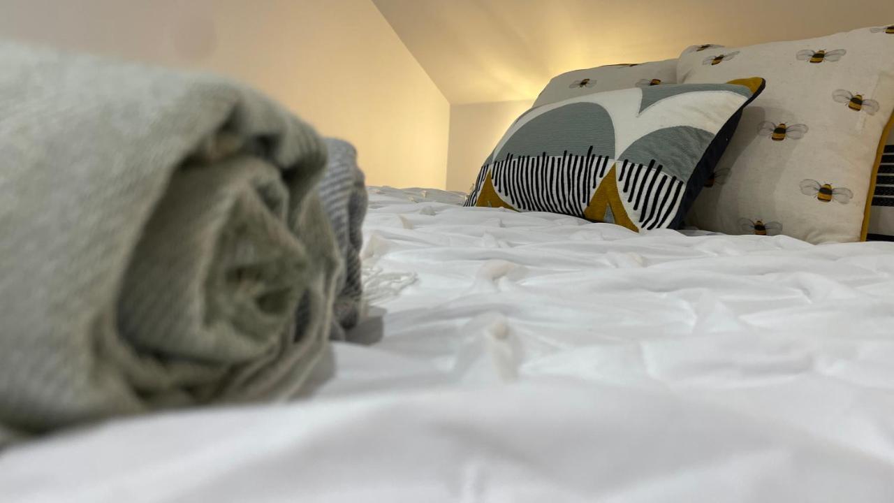 Unique Luxury Detached Apartment In Windsor That Sleeps 4 Eksteriør billede