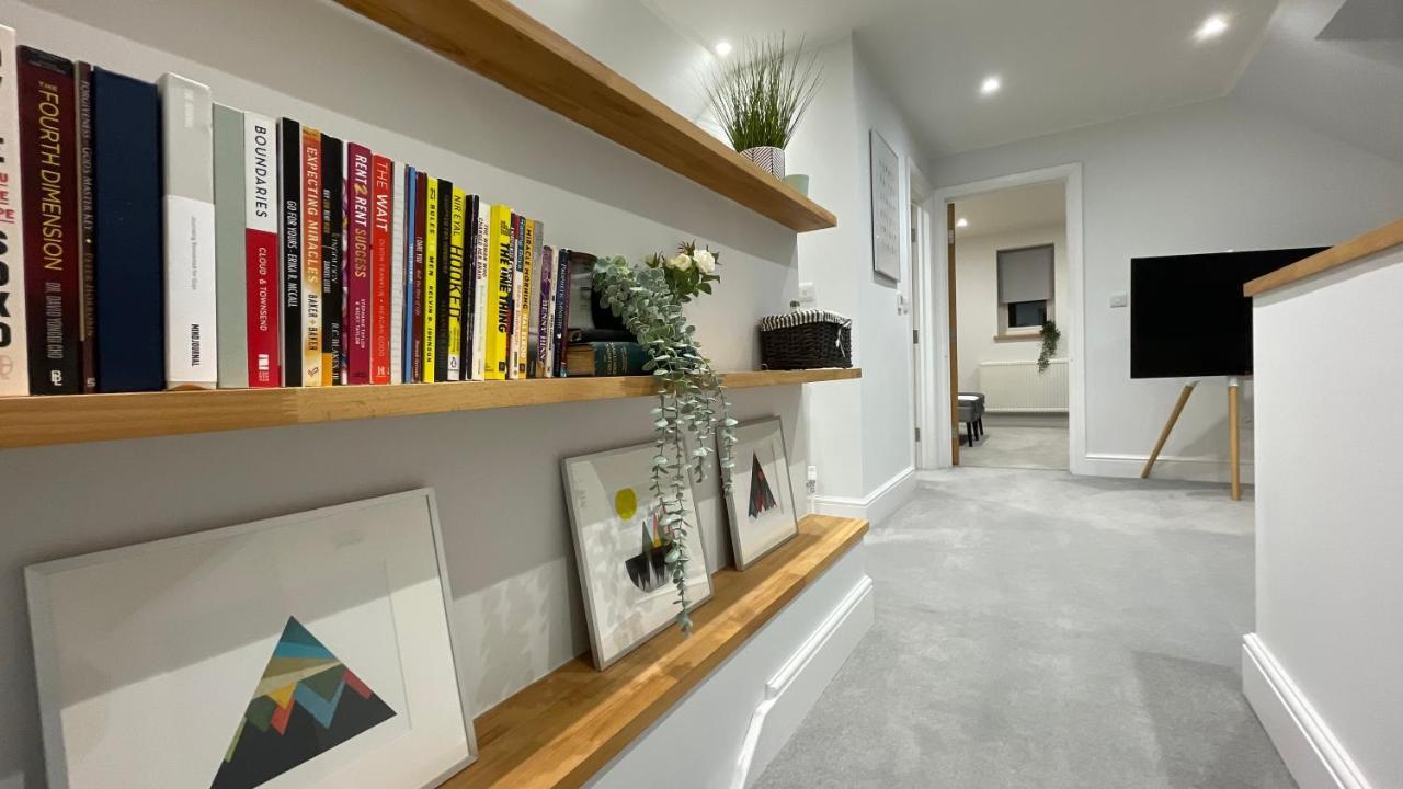 Unique Luxury Detached Apartment In Windsor That Sleeps 4 Eksteriør billede