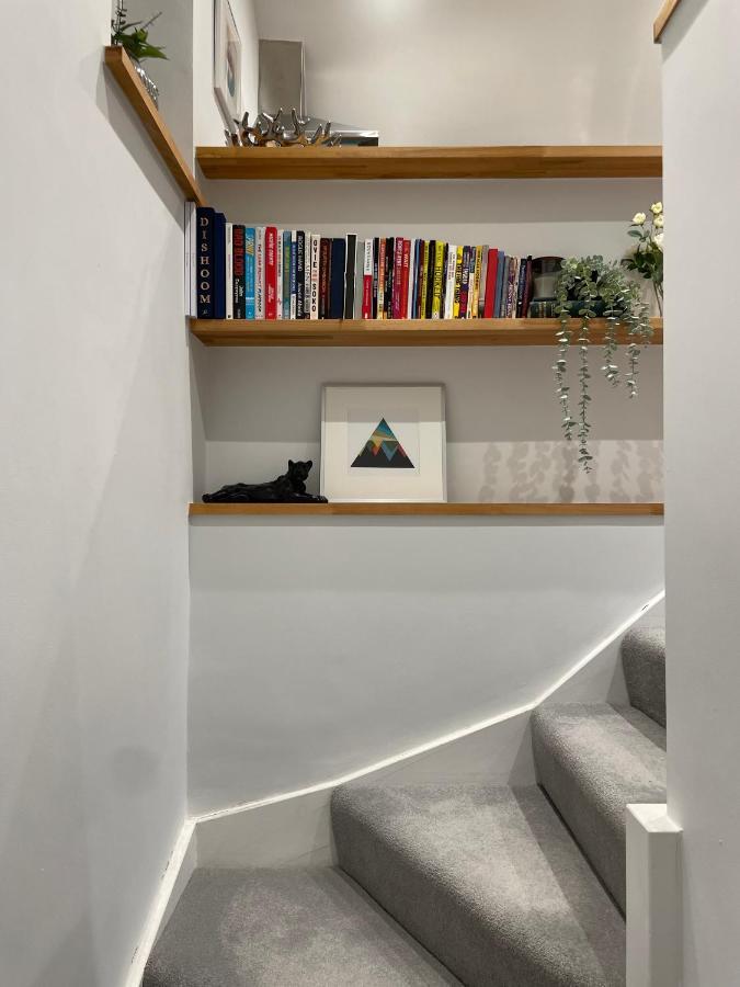 Unique Luxury Detached Apartment In Windsor That Sleeps 4 Eksteriør billede