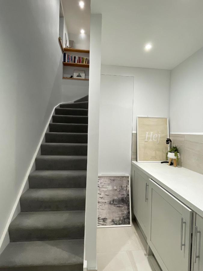Unique Luxury Detached Apartment In Windsor That Sleeps 4 Eksteriør billede