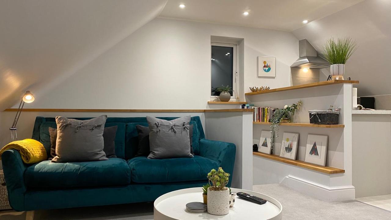 Unique Luxury Detached Apartment In Windsor That Sleeps 4 Eksteriør billede