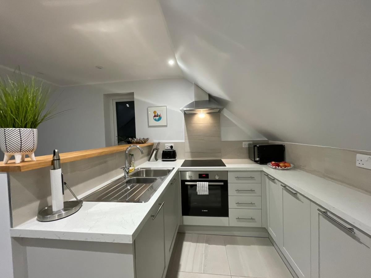 Unique Luxury Detached Apartment In Windsor That Sleeps 4 Eksteriør billede